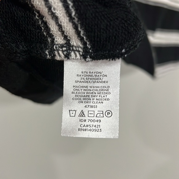 Lou and Grey - see measurements, black and white super soft tank - Picture 4 of 6